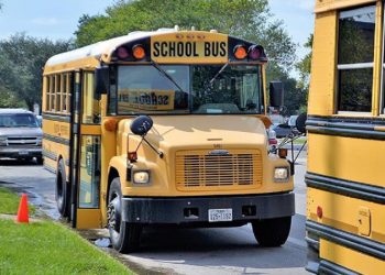 ABD'deki bir okul yönetiminin LGBT sembolleri yasağı sosyal medyada tartışma yarattı