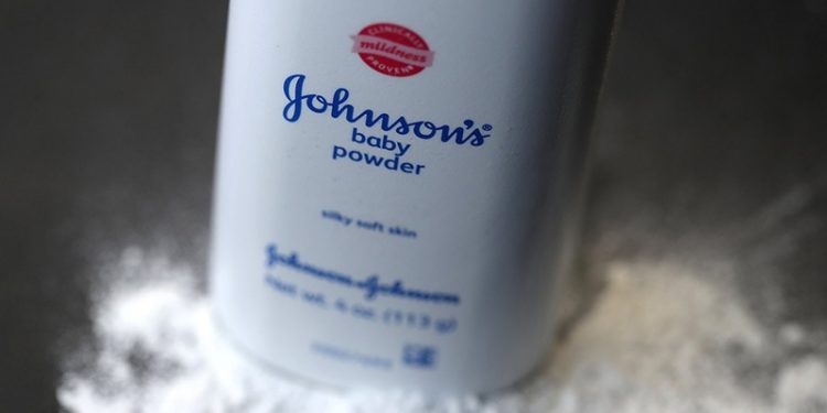 ABD'li ilaç şirketi Johnson & Johnson, talk bazlı bebek pudralarının satışını durdurdu