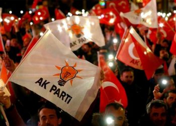 AKP'nin İstanbul'daki kampanya şarkısı Orhan Gencebay'dan