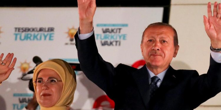 AKP'nin seçim stratejisi: Önce 20 yıl, sonra vaatler