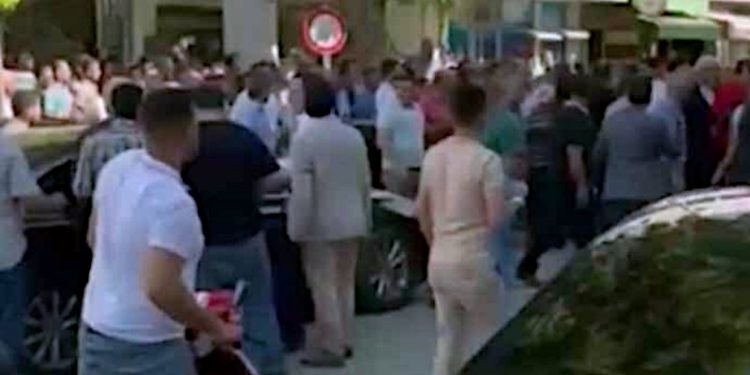 AKP’nin yüzde 52 oy aldığı Elbistan'da Mahir Ünal’a protesto