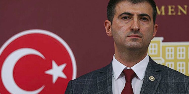 AKP’ye katılacağı iddia edilen Çelebi’den, Berkin Elvan önlemi