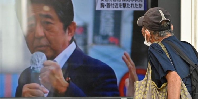 Abe suikastı Japon siyasetinde deprem yarattı: Hükümete güven en az 12 puan azaldı