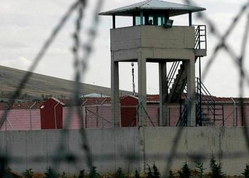 Açlık grevindeki mahpuslar IŞİD’lilerle aynı koridorda tutuluyor
