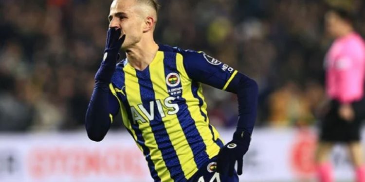 Acun Ilıcalı, Fenerbahçeli futbolcuyu transfer ettiğini duyurdu