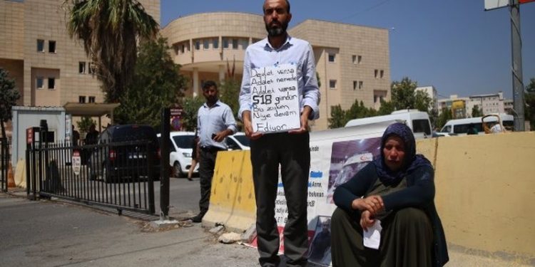 Adalet bekleyen Şenyaşar ailesine adliyenin bahçesi de yasaklandı