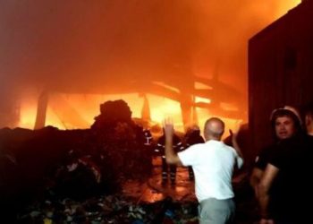 Adana’da geri dönüşüm fabrikasında yangın çıktı