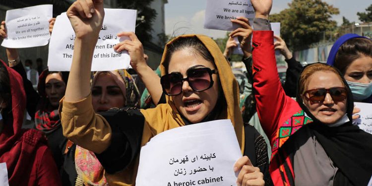 Afganistan’da kadınlar Taliban’a karşı sokağa çıktı: Özgürlük istiyoruz!