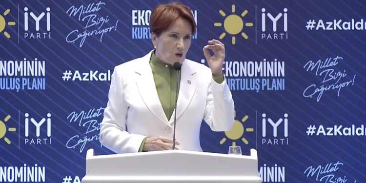 Akşener: İnsanlarda korku duvarı yıkıldı