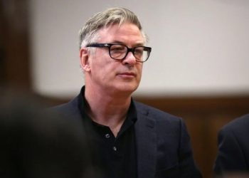 Alec Baldwin: Setteki ölümden ben değil; sahne aksesuarları direktörü ve yönetmen yardımcısı sorumlu