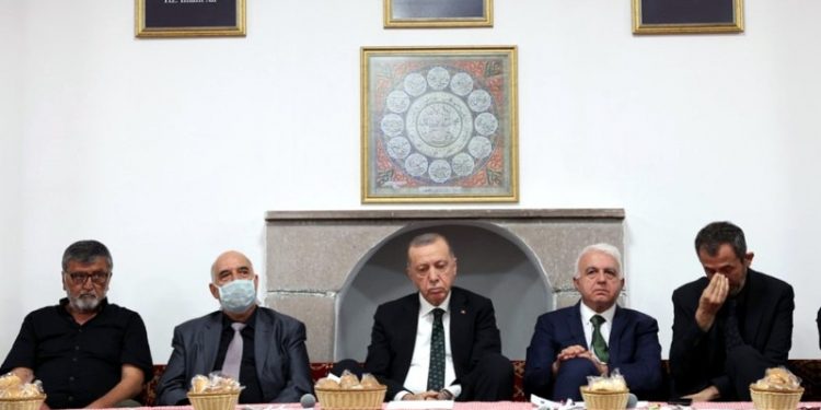 Alevi örgütlerinden Erdoğan’ın Cemevi ziyaretine tepki