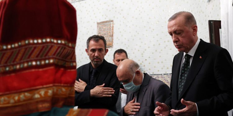 Alevi örgütlerinden Hacı Bektaş ziyaretinde bulunacak Erdoğan’a: Kararından geri dön