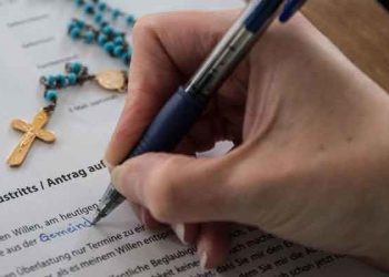 Almanların üçte ikisi "kilise vergisi kaldırılsın" diyor