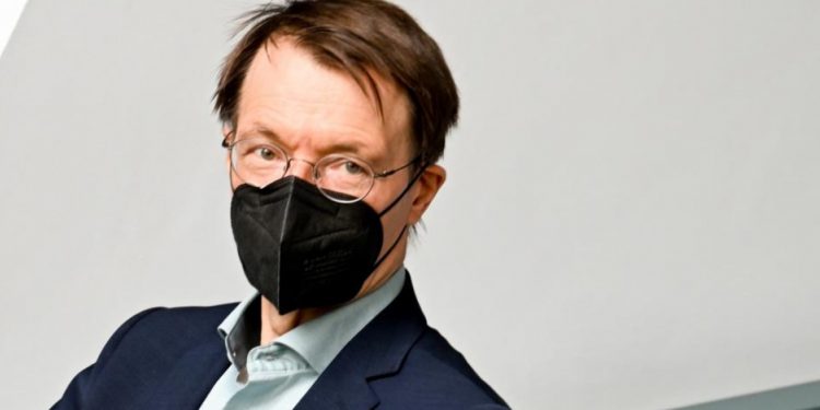 Almanya Sağlık Bakanı, Covid'e yakalandı