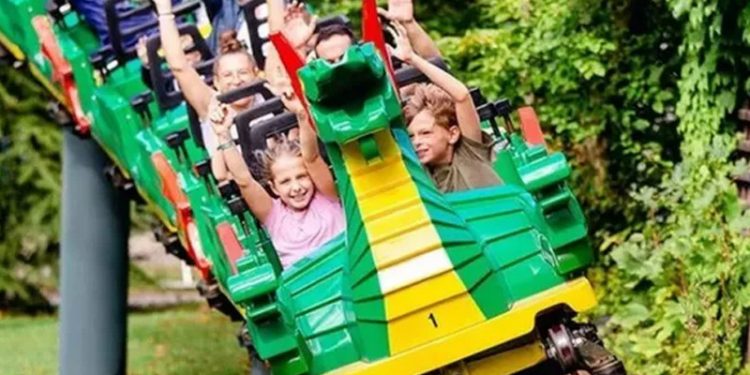 Almanya'da lunaparkta eğlence trenleri çarpıştı: 31 yaralı