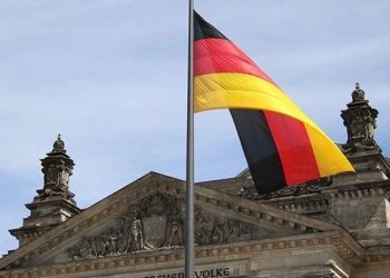 Almanya'da, mültecilerin kaldığı bina kundaklanmaya çalışıldı