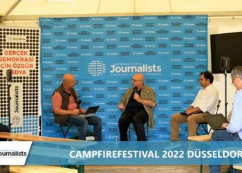 Almanya’daki sürgün gazeteciler Türkiye’deki medya baskısını anlattı