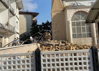 Ankara'da Ulu Camii'nin minaresi fırtına nedeniyle çöktü