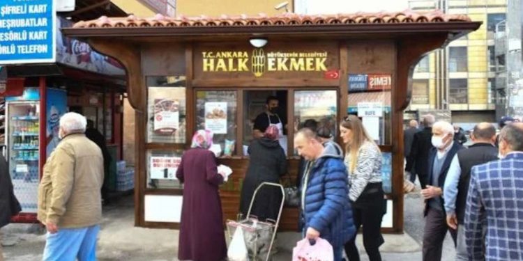 Ankara’da halk ekmek fiyatına zam yapıldı, gözler İstanbul’da