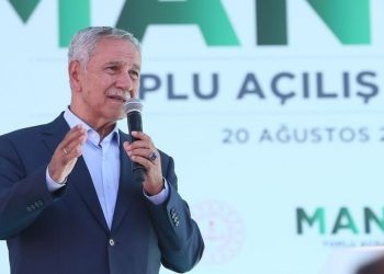 Arınç, Erdoğan’a ve AKP'ye oy istediği törende yuhalandı
