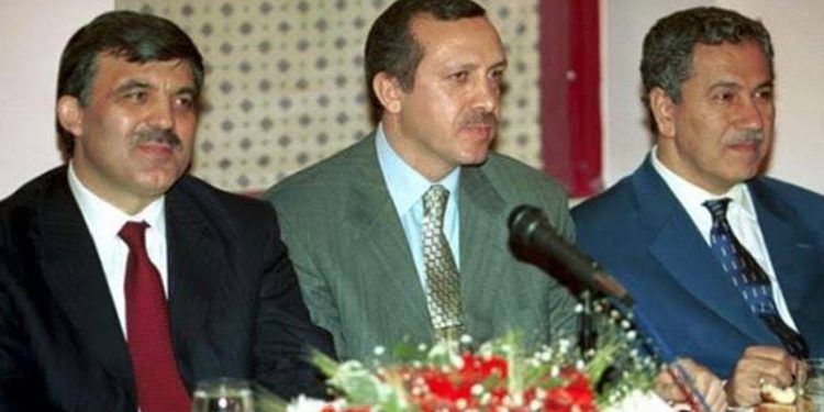 Arınç’tan imali paylaşım: Yüzümüzü dönmemiz gereken değerler burada