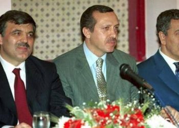 Arınç'tan imalı paylaşım: Yüzünüzü dönmeniz gereken değerler burada