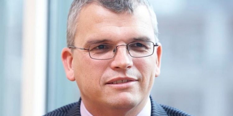 Ash'e göre, 'kim kazanırsa kazansın ekonomide ortodoks politikaya dönülecek'