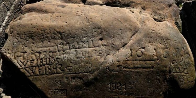 Avrupa'da kuraklık 'açlık taşlarını' ortaya çıkardı: "Beni görürsen, ağla"