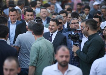 Babacan: O dönem bitti, iktidarı müsait bir yerde indireceğiz