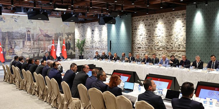 Bakan Kasapoğlu: Farklı görüşleri masaya yatırdığımız önemli bir toplantı gerçekleştirdik