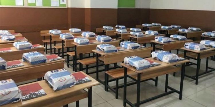 Bakanlık, ders kitapları ihalesini parçalara bölerek 'pazarlık' ile farklı şirketlere dağıttı