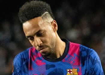 Barcelonalı futbolcu Aubameyang'ı darbedip evini soydular