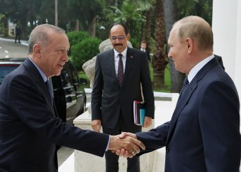 Batı, Erdoğan’ın Putin’e yardım etmesine göz yumacak mı?
