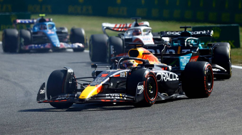 Belçika GP'de kazanan Max Verstappen