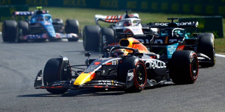 Belçika GP'de kazanan Max Verstappen