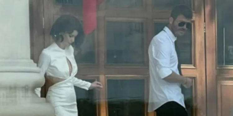 Beren ile Kıvanç'ı buluşturan Netflix filminin Türkiye çekimleri tamamlandı