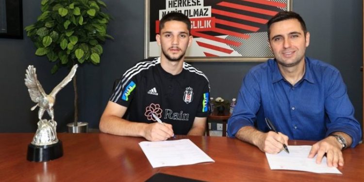 Beşiktaş, Besar Gudjufi ile profesyonel sözleşme imzaladı