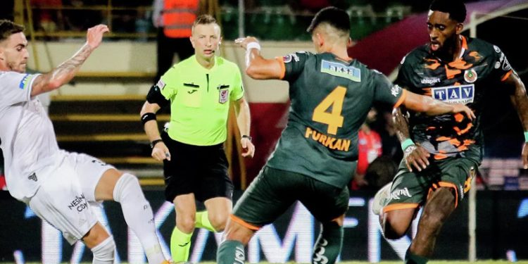 Beşiktaş'tan hakem açıklaması: Yasin Kol'un kasıtlı kollarını hiçbir maçımızda görmek istemiyoruz