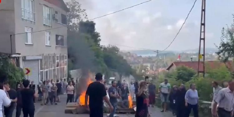 Beykoz’da polis ve zabıta yıkıma geldi, vatandaşlar barikat kurdu; gözaltılar var