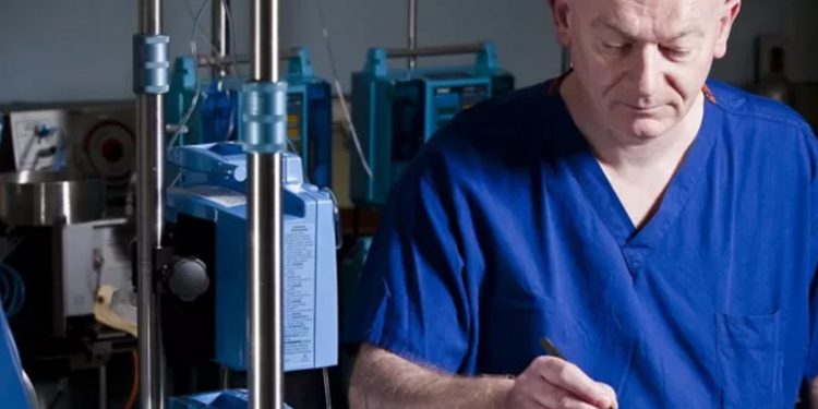 Bilim insanları ilk kez organ naklinde kullanılacak böbreklerin kan grubunu değiştirdi