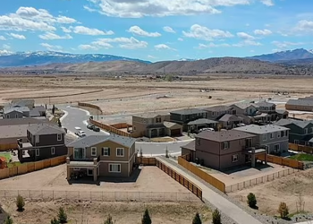 Bir ev almak isterken 84 ev ve 2 arazi sahibi oldu