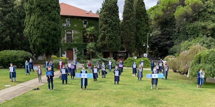 Boğaziçi’nde ‘ofisleri boşaltın’ baskısı: 16 akademisyenin dersleri iptal edildi