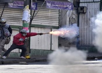 Bolivya'da koka yetiştiricileri polisle çatıştı