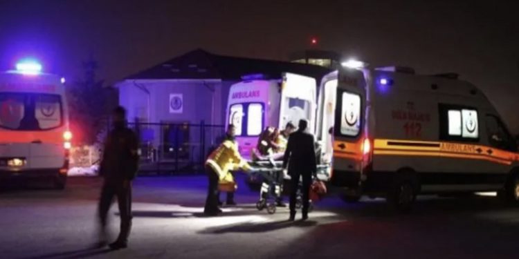 Bolu’da parkta oturan 4 Suriyeli bıçaklandı