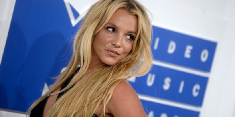 Britney Spears: Gizli ilişki yaşadığım adamla ülkeden kaçmayı düşündüm