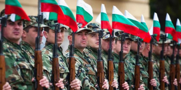 Bulgaristan Savunma Bakanı Stoyanov, orduda uyuşturucu ve alkol kullanımını yasakladı