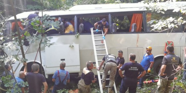 Bursa’da tur otobüsü devrildi: 5 ölü, 37 yaralı