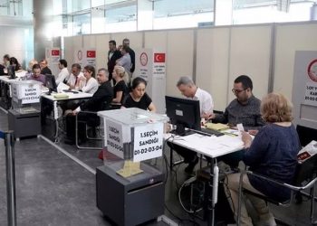 CHP, yurt dışındaki seçmen için YSK’ye başvuracak