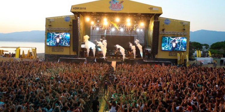 CHP'den festival yasağına tepki: Gençler 'kabusu yendik' diyerek şarkı söyleyecek