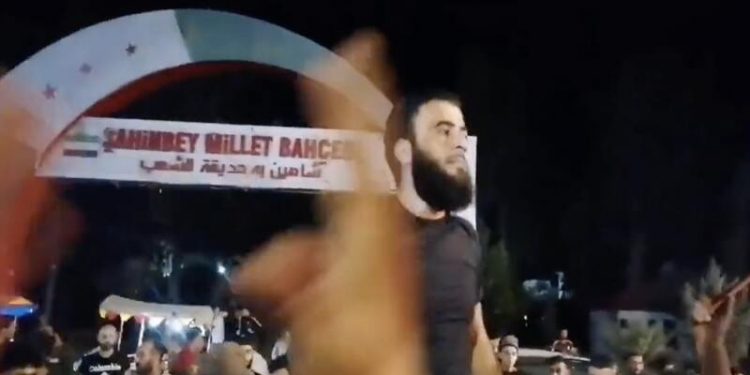 Çavuşoğlu'nun açıklaması ÖSO kontrolündeki bölgelerde protesto edildi